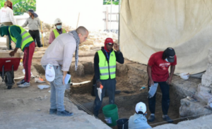 Arqueólogos hallan cuatro osamentas en Pueblo Viejo de Azua durante búsqueda de restos de Enriquillo