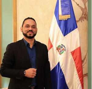 Experto advierte sobre auge de granjas de bots y su uso para desinformación en internet