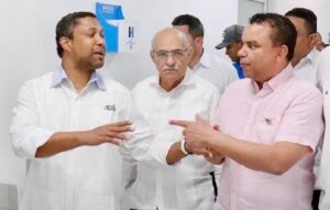 Director del SNS reafirma compromiso de fortalecer hospitales y maternidad en Valverde