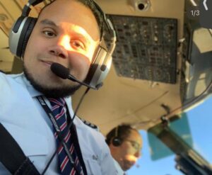 Madre denuncia trato “inhumano” a piloto dominicano preso en Guinea