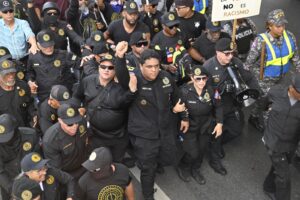 Antigua Orden marcha en Los Mina; exige salida de haitianos indocumentados