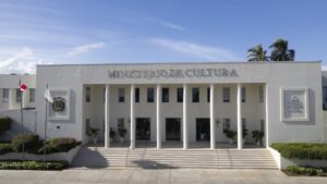 Ministerio Cultura recurre a contratación excepcional; justifica defensa jurídica del Estado