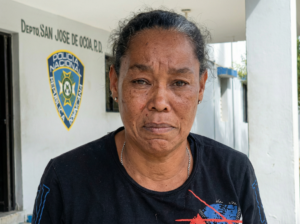 Mujer denuncia que el Dicrim allanó su hogar tras la supuesta fuga de su hijo de la policía en Ocoa