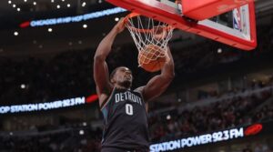 Towns firma doble-doble y Knicks aplastan a Milwaukee; Detroit sobrevive en tiempo extra