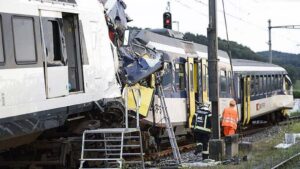 Cinco heridos y decenas de evacuados tras accidente ferroviario en Suiza