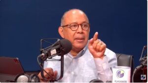 Experto advierte seguro de repatriación del Estado debe licitarse conforme a la ley