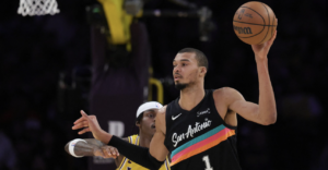 Wembanyama firma 40 puntos y lidera paliza de Spurs sobre Lakers diezmados