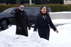 María Corina Machado dice estar dispuesta a reunirse con Delcy Rodríguez para hablar sobre transición