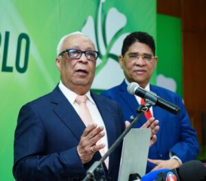 Economista alerta que 2026 podría repetir el desempeño económico de 2025