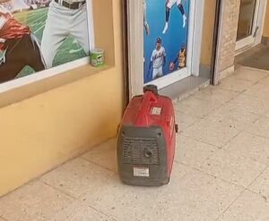 Denuncian rugen las plantas por apagón en Carmen Renata III