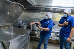 INABIE implementa sistema digital con geolocalización para transparentar licitaciones del almuerzo escolar