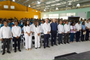 Abinader inaugura liceo y centro educativo que beneficiará a más de 1,800 estudiantes en Azua