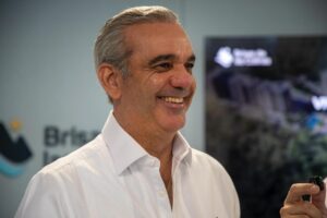 Abinader se reunirá con Trump, Kast y Macron en marzo