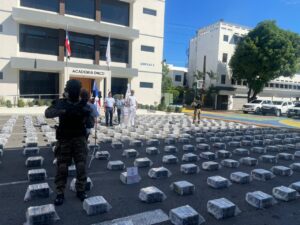 DNCD arresta a seis hombres con más de dos toneladas de presunta cocaína en Peravia