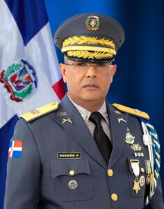Exdirector de la Policía pasa a retiro y es designado asesor en materia policial