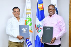DIDA e IDOPPRIL firman acuerdo para fortalecer derechos de los trabajadores y la eficiencia del SDSS