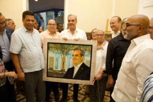 Abinader entrega remozamiento de la Casa de Arte en Santiago