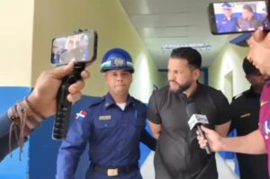 Aplazan conocimiento de medida de coerción contra doctor acusado de agresión sexual en Duarte