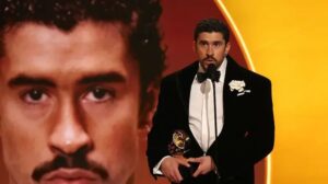 Bad Bunny arrasa en Premio Lo Nuestro con canción y álbum del año