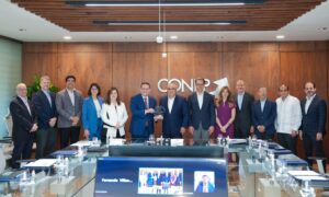 CONEP reconoce gestión de Yayo Sanz Lovatón en la DGA y proyecta continuidad estratégica en el MICM
