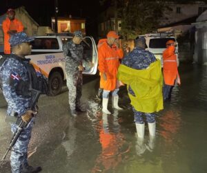 Rescatan ocho personas afectadas por inundaciones en Nagua