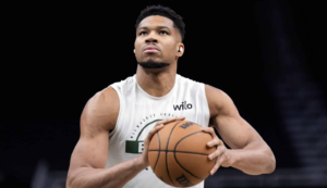 Bucks vencen a Pelicans en medio de rumores sobre el futuro de Antetokounmpo