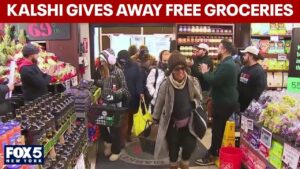 Supermercado en Manhattan regala comestibles y desata largas filas de compradores