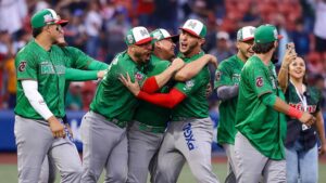 Tomateros apalean a los Leones y avanzan a la final caribeña