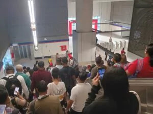 Gran afluencia marca el arranque de la Línea 2C del Metro