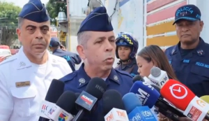 Suspenden preventivamente a agente por uso de gas pimienta y arma frente a periodistas