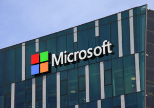 Microsoft registra fuerte caída bursátil en medio de presión por la IA