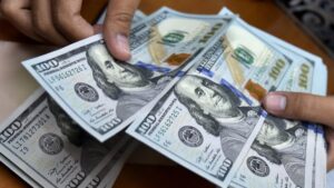 Dólar cae por debajo de los 60 pesos y marca su nivel más bajo de 2026