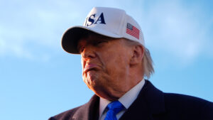 Trump asegura que muchos migrantes en EE.UU. son "malos" por culpa de sus genes