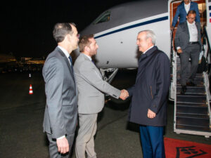 Luis Abinader inicia su agenda oficial en París