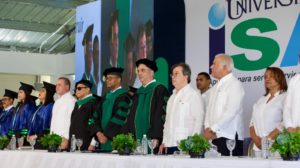 Abinader encabeza primera graduación del Recinto Sur de la Universidad ISA en San Juan