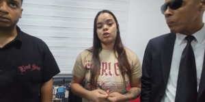 Mujer involucrada en agresión a Digesett en Santiago se entrega y niega iniciar conflicto