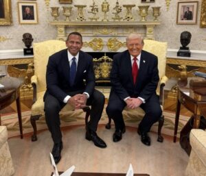 Alex Rodríguez se reúne con Donald Trump en la Casa Blanca