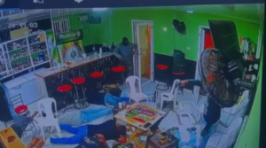 DICRIM arresta a dos de cuatro implicados en asalto a colmado en Navarrete