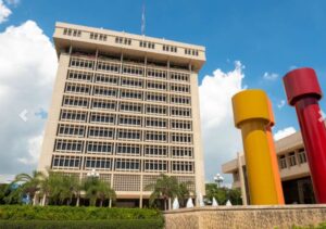 Banco Central mantiene tasa sin cambios ante presiones externas