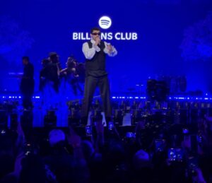 Bad Bunny debuta en Asia y conquista Tokio con un concierto íntimo