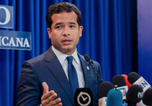 Omar Fernández propone eliminar impuesto del 2 % a hipotecas para facilitar acceso a vivienda