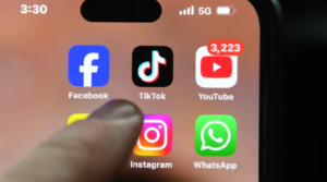 Tribunal californiano responsabiliza a Meta y YouTube por adicción a redes sociales