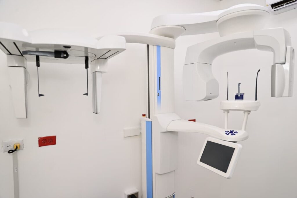 director del sns entrega tomografo panoramico en el hospital inmaculada concepcion de cotui 4