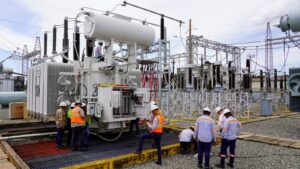 Fallo técnico causa amplio apagón en el DN; Edesur trabaja por restablecer servicio