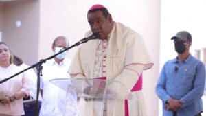 Obispo llama a vivir la Semana Santa con recogimiento y destaca auge del turismo religioso en RD