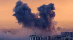 Explosiones sacuden Teherán mientras EE. UU. envía más barcos y marines a Oriente Medio