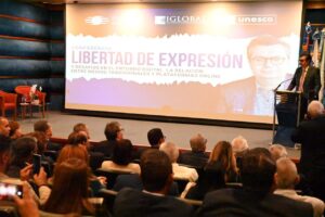 Expertos analizan el impacto de las plataformas digitales en la libertad de expresión