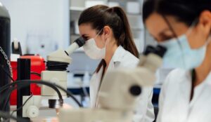 Participación femenina en la ciencia dominicana cae a su nivel más bajo en dos décadas