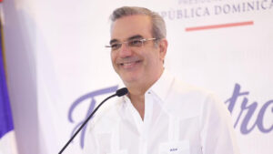 Abinader aprueba el Aeropuerto Internacional de Playa Grande