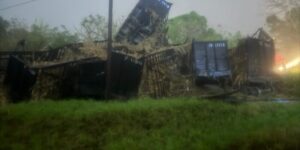 Descarrilamiento de locomotora en La Romana deja vagones fuera de la vía sin heridos